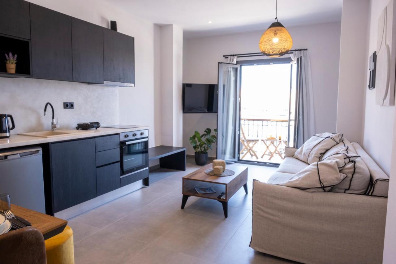 Venus Luxury Apartment แอร์มูโปลี ภายนอก รูปภาพ