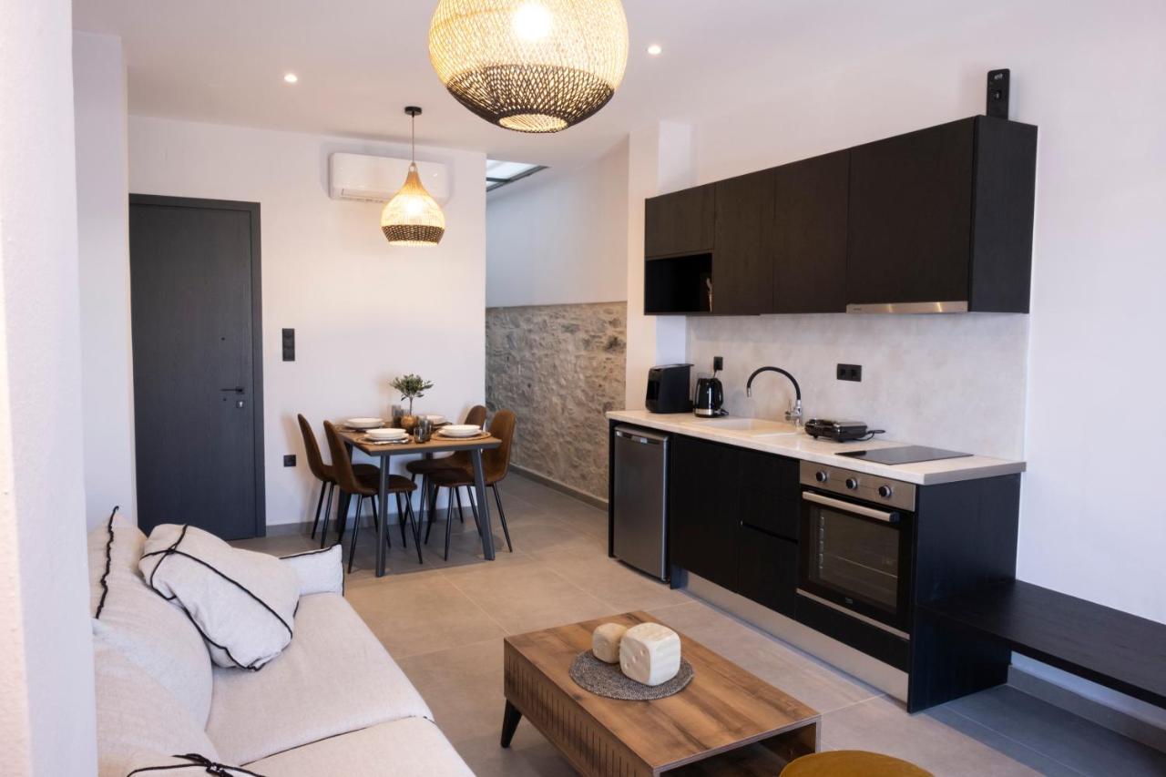 Venus Luxury Apartment แอร์มูโปลี ภายนอก รูปภาพ