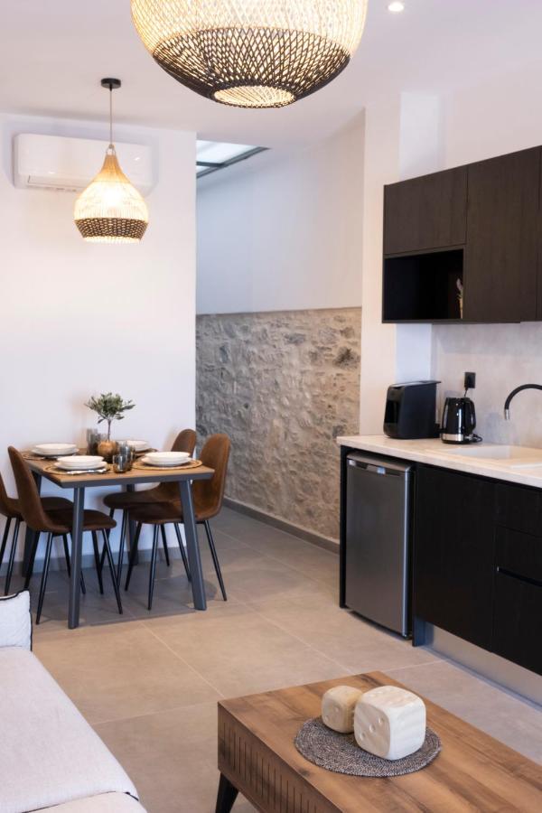 Venus Luxury Apartment แอร์มูโปลี ภายนอก รูปภาพ